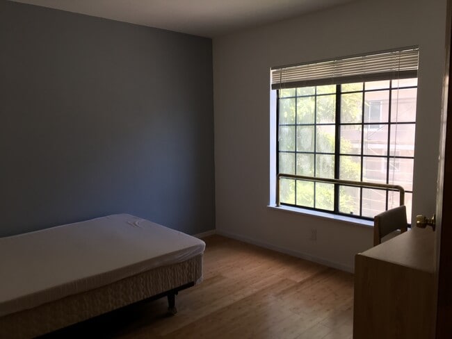 Photo - 409 Dellbrook Ave