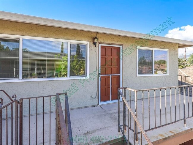 Building Photo - 978 Westlynn Way Unit 3