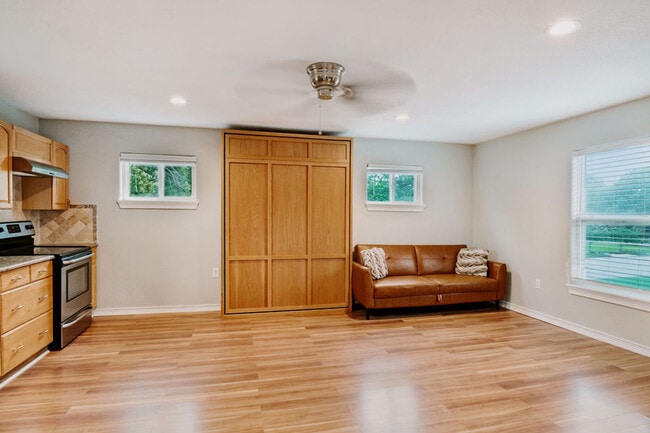 Photo - 134 Sinclair St Unit ID1268404P