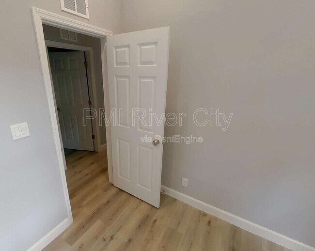 Photo - 151 W 17th St Unit 2