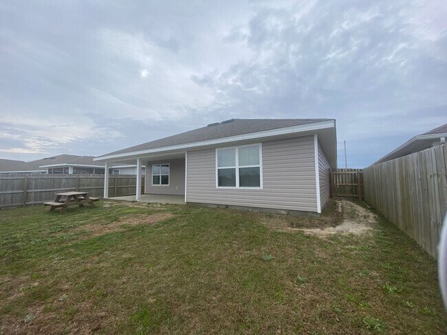 Photo - Spacious Modern Home in a Quiet Community!