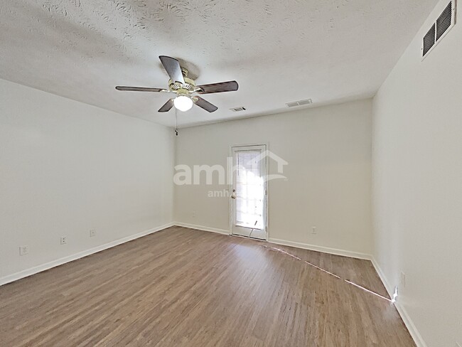 704 Newcastle Ct