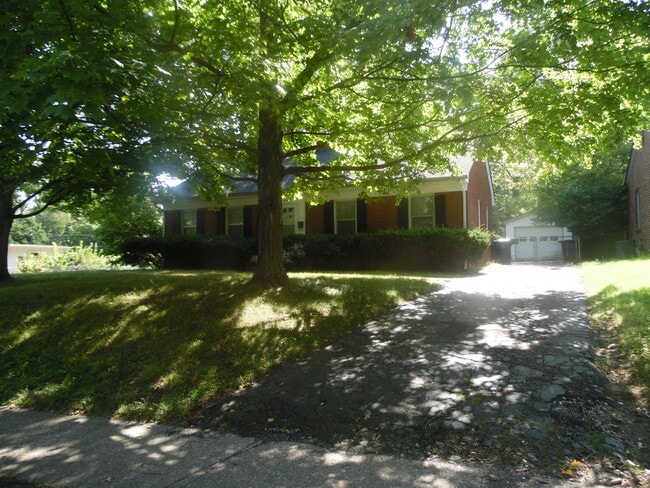 Building Photo - 2492 Southview Dr Rental