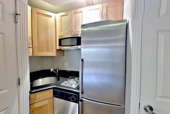 Photo - 521 E 5th St Unit 1B