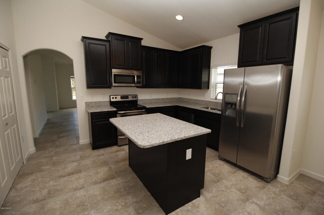 Photo - 561 Dillard Dr SE