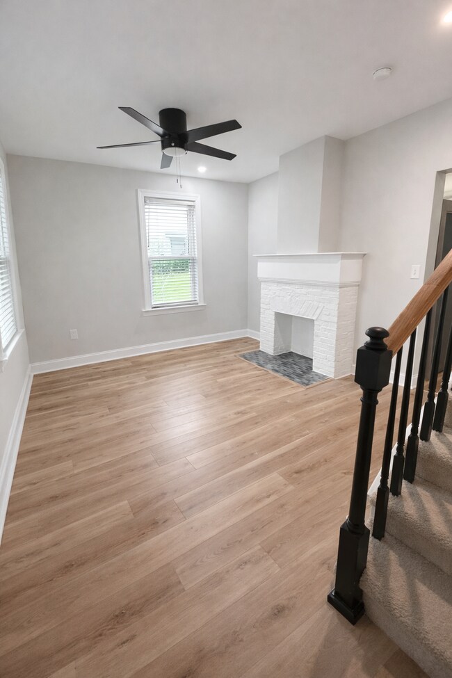 Photo - 3307 Monroe St