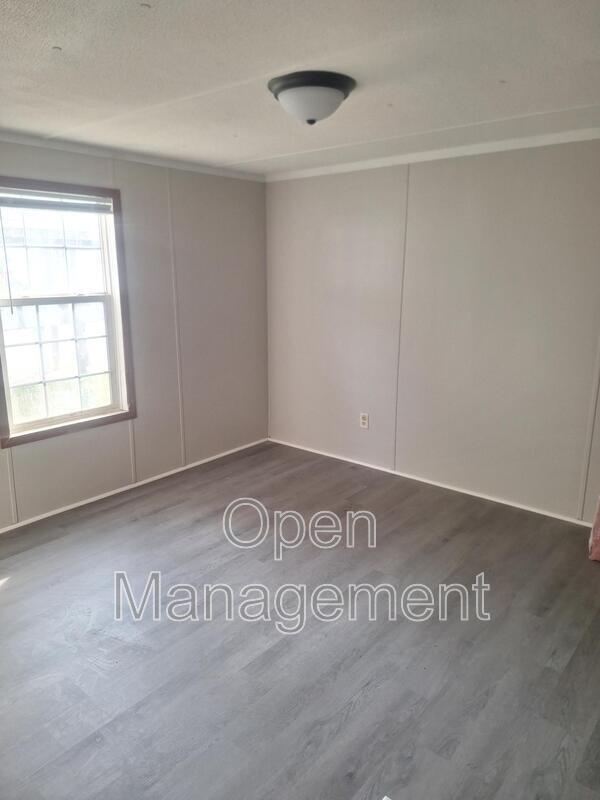 Photo - 301 Mantle Ave