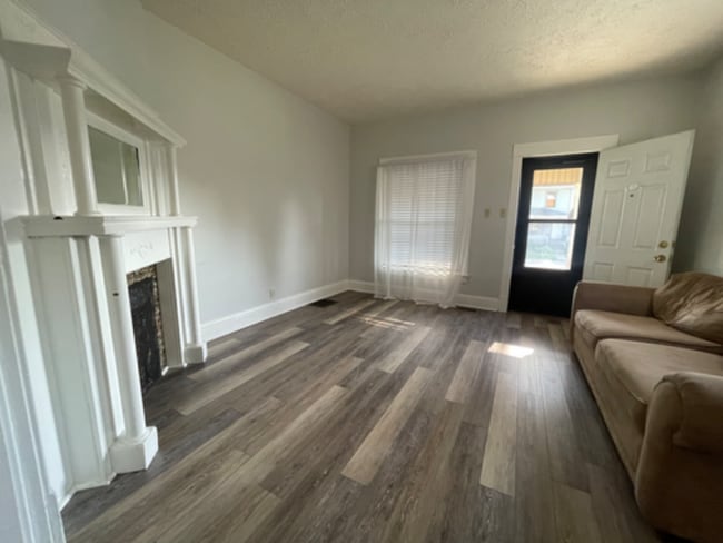 Photo - 733 S 7th St