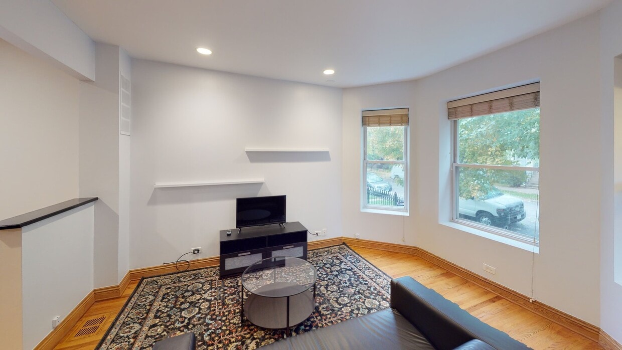Photo - Private bedroom in 4 bed/2 bath Home