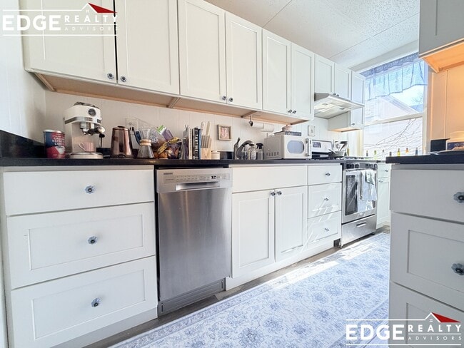 Photo - 264 Kelton St Unit 7