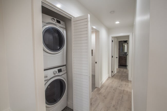 Photo - Knoxwood Apartments