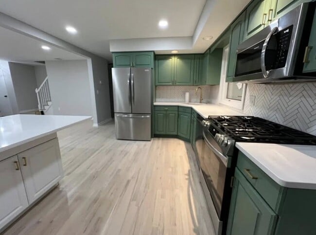 Photo - 252 Knickerbocker Rd