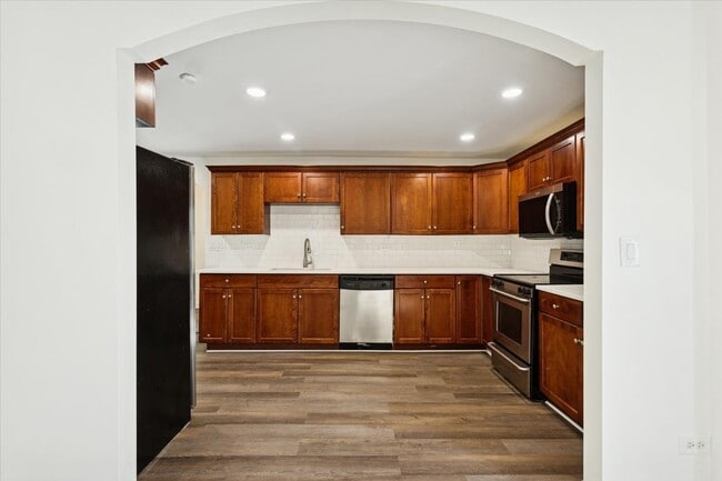 Photo - 540 E 4th St