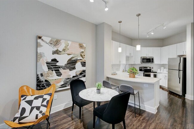 Photo - 2929 Wycliff Ave