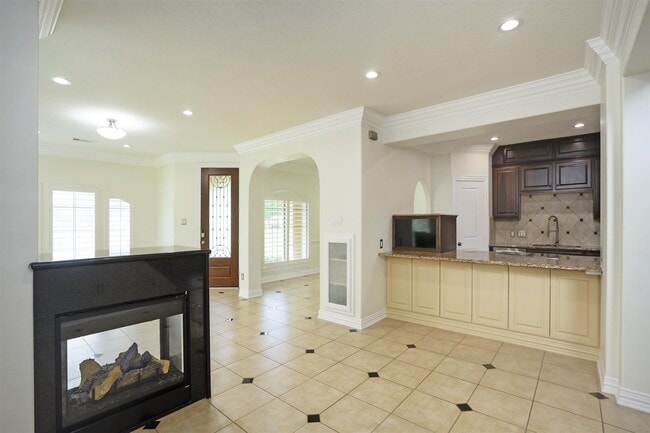 Photo - 2043 Palm Forest Ln