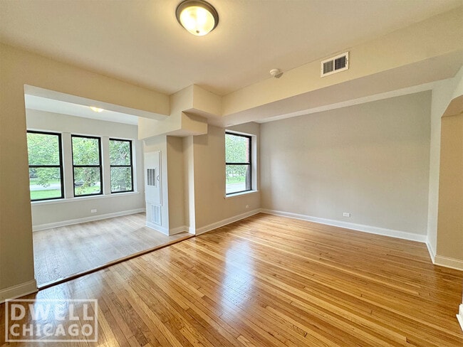 Building Photo - 2323 N Kedzie Blvd Unit 2