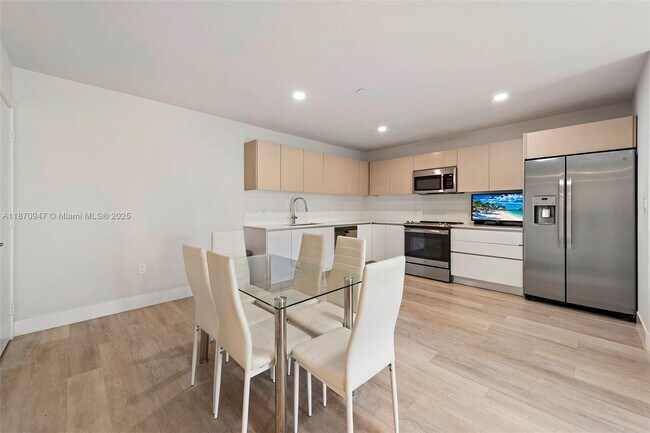 Photo - 2505 NE 193rd St Unidad 4202
