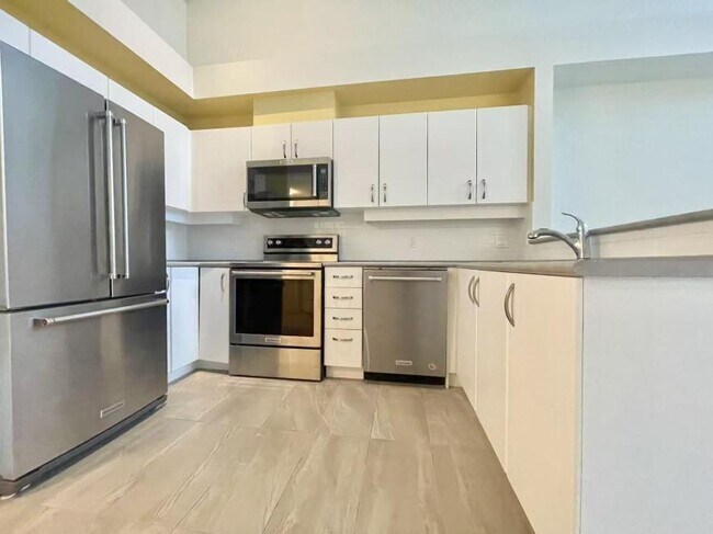 Photo - 2 bedroom in Surrey BC V3T 5X9