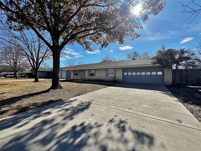 Photo - 725 Danish Dr