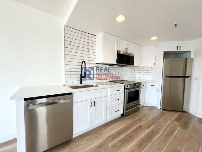 Building Photo - 100 Park Ave W Unit 1404 Rental