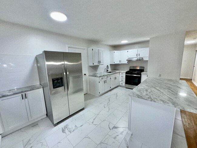 Building Photo - 537 Lisa Dr Rental