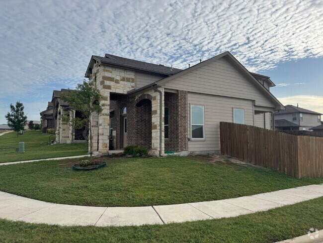 Building Photo - Three bed two bath two car garage in Cotto... Rental
