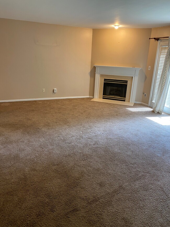 Photo - 121 Lamplighter Ct
