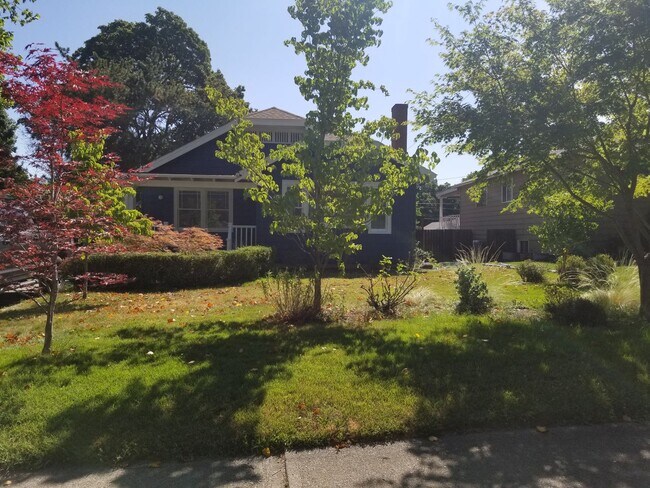 Photo - N. 25th Ave 2 bedroom Craftsman w/basement