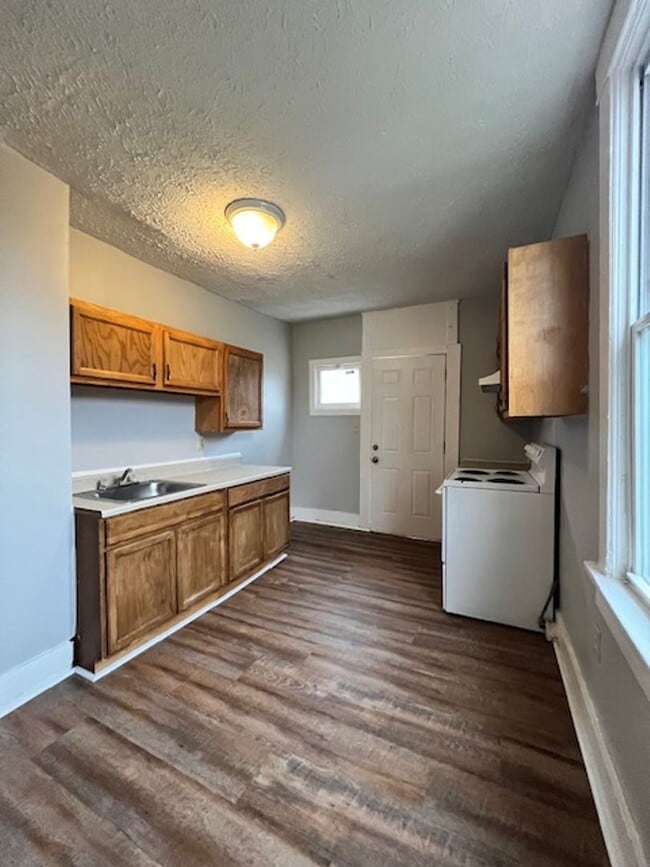Photo - Three bedroom home for rent on deadend street - Canton SW
