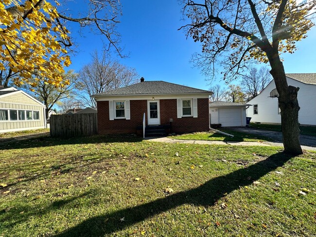 Four Bedroom House Available in Battle Creek! - Four Bedroom House Available in Battle Creek!