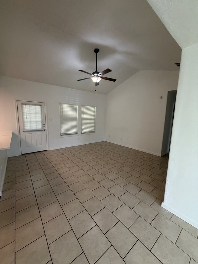 Photo - 133 Willow Way