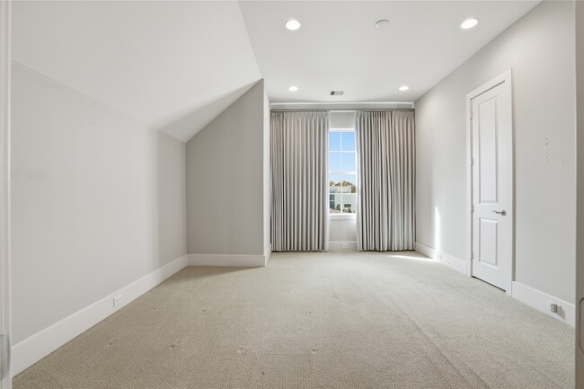 Photo - 4734 Aftonshire Dr