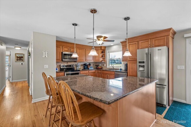 Photo - 930 Cornell Ln