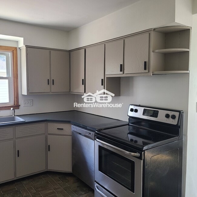 Photo - 135 24th Ave S