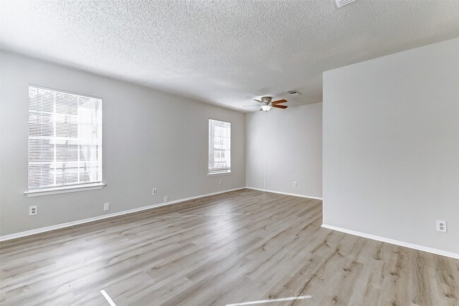 Photo - 702 Lyle W Ave Unit C