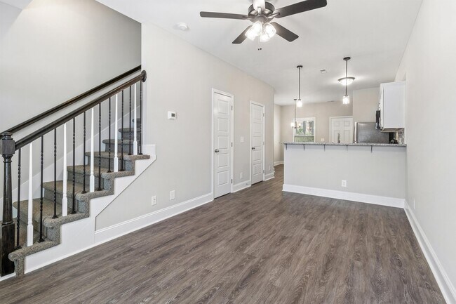 Photo - 215 Notgrass Rd