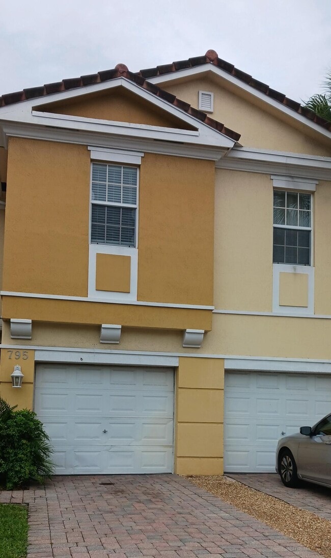 Building Photo - 795 Pipers Cay Dr Rental