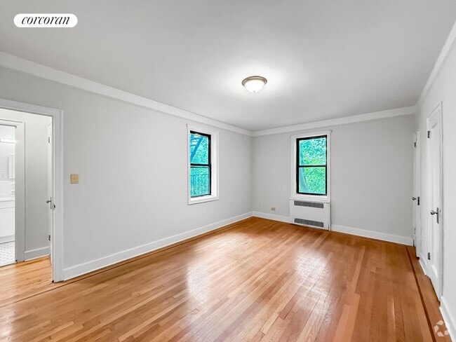 Building Photo - 1685 E 5th St Rental