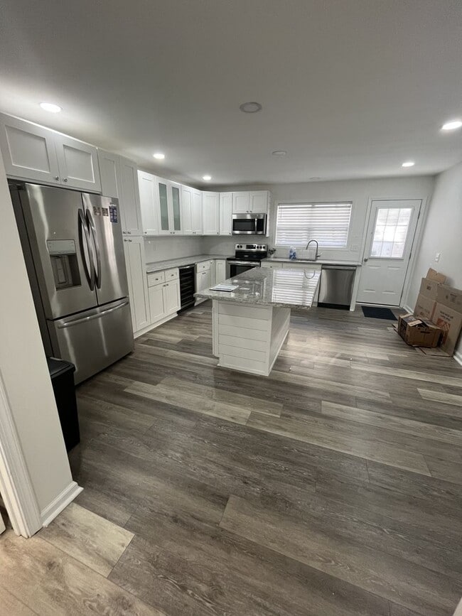 Photo - Beautifully Renovated 4 Bedroom | 3.5 Bathroom Home – Modern Finishes & Spacious Layout
