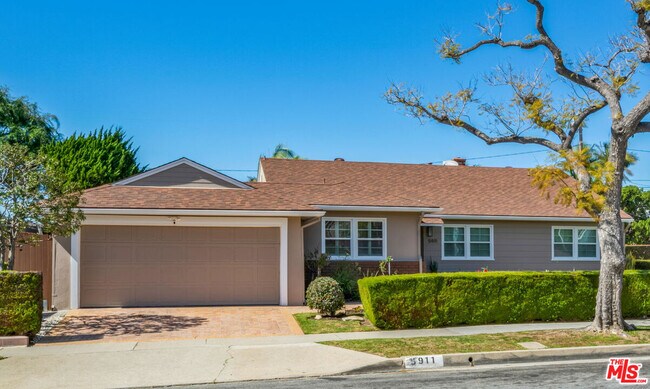 Photo - 5911 S Corning Ave