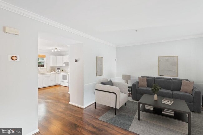 Photo - 207 Langdon Farm Cir