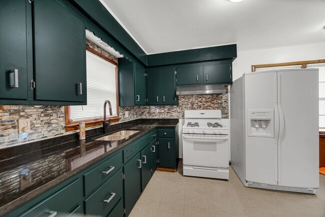 Photo - 2611 Ellen Ave