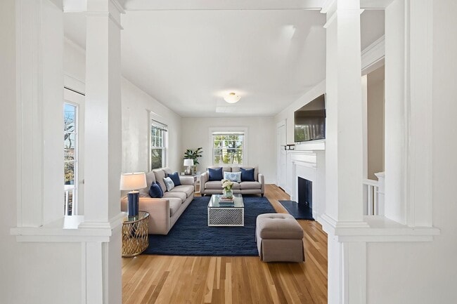 Photo - 44 Irving St