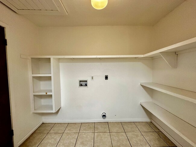 Photo - 1448 Harper Rd Unit B