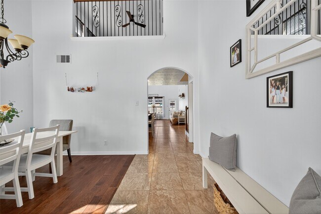 Photo - 2422 Blue Jay Ln