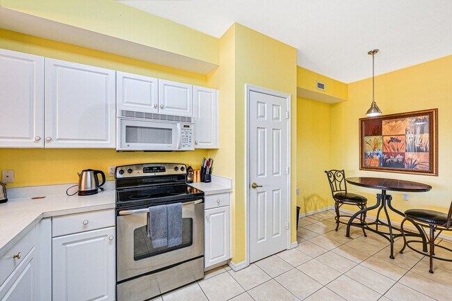 Photo - 3973 Bishopwood Ct E Unit ID1307182P