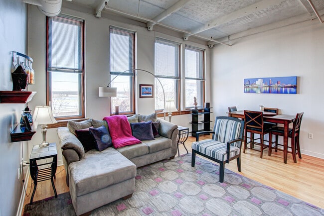 Photo - 1133 W 9th St Unidad 206 Rental