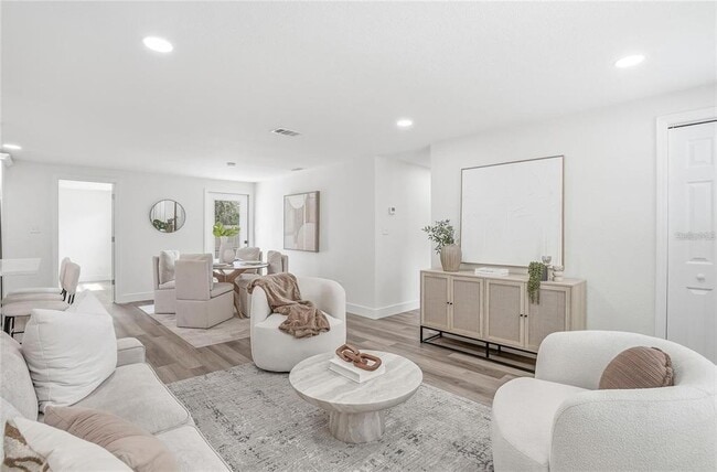 Photo - 1004 Idlebriar Way