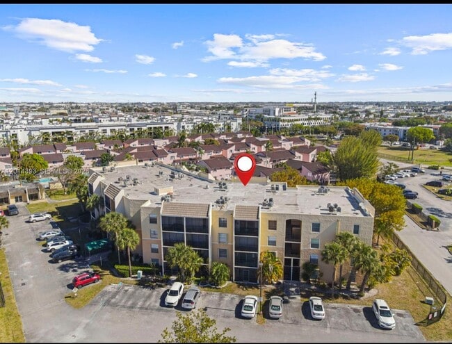 Building Photo - 8005 Lake Dr Unit 408