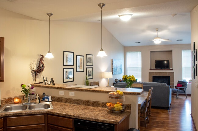 1 Bedroom: Dining & Kitchen 2 - Woodland Reserve Apartments